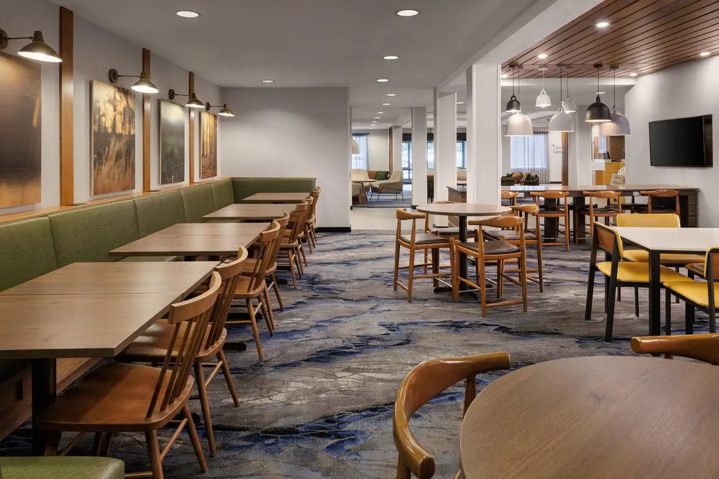 Fairfield Inn & Suites by Marriott Kelowna Bar