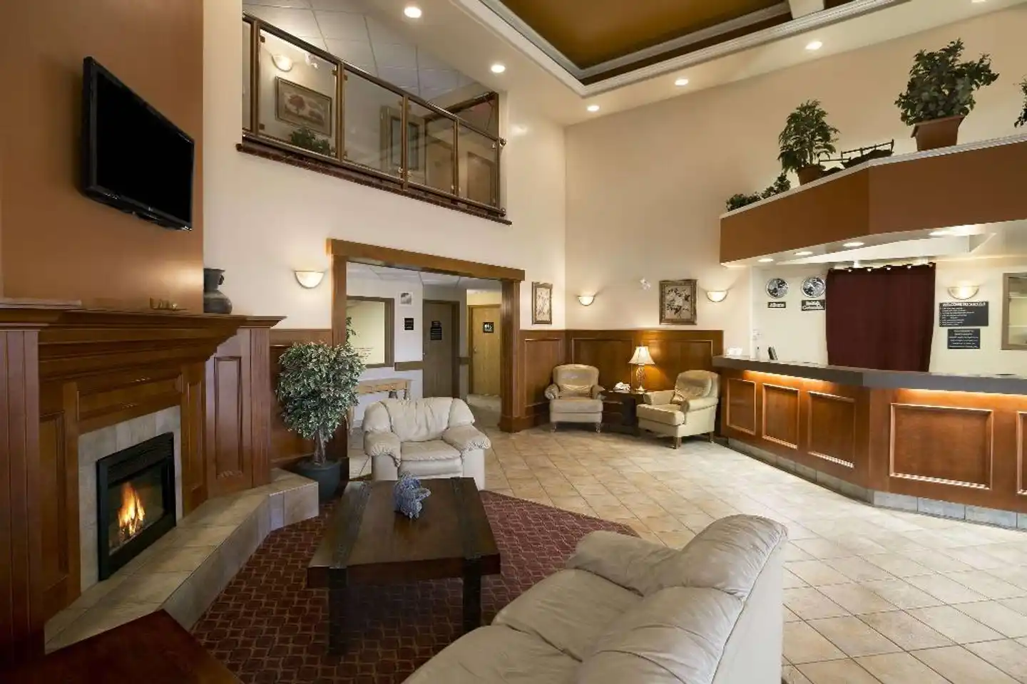 Super 8 by Wyndham, Fort Nelson BC Lobby