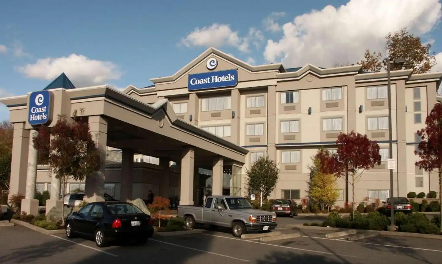 Coast Abbotsford Hotel & Suites Aussenansicht