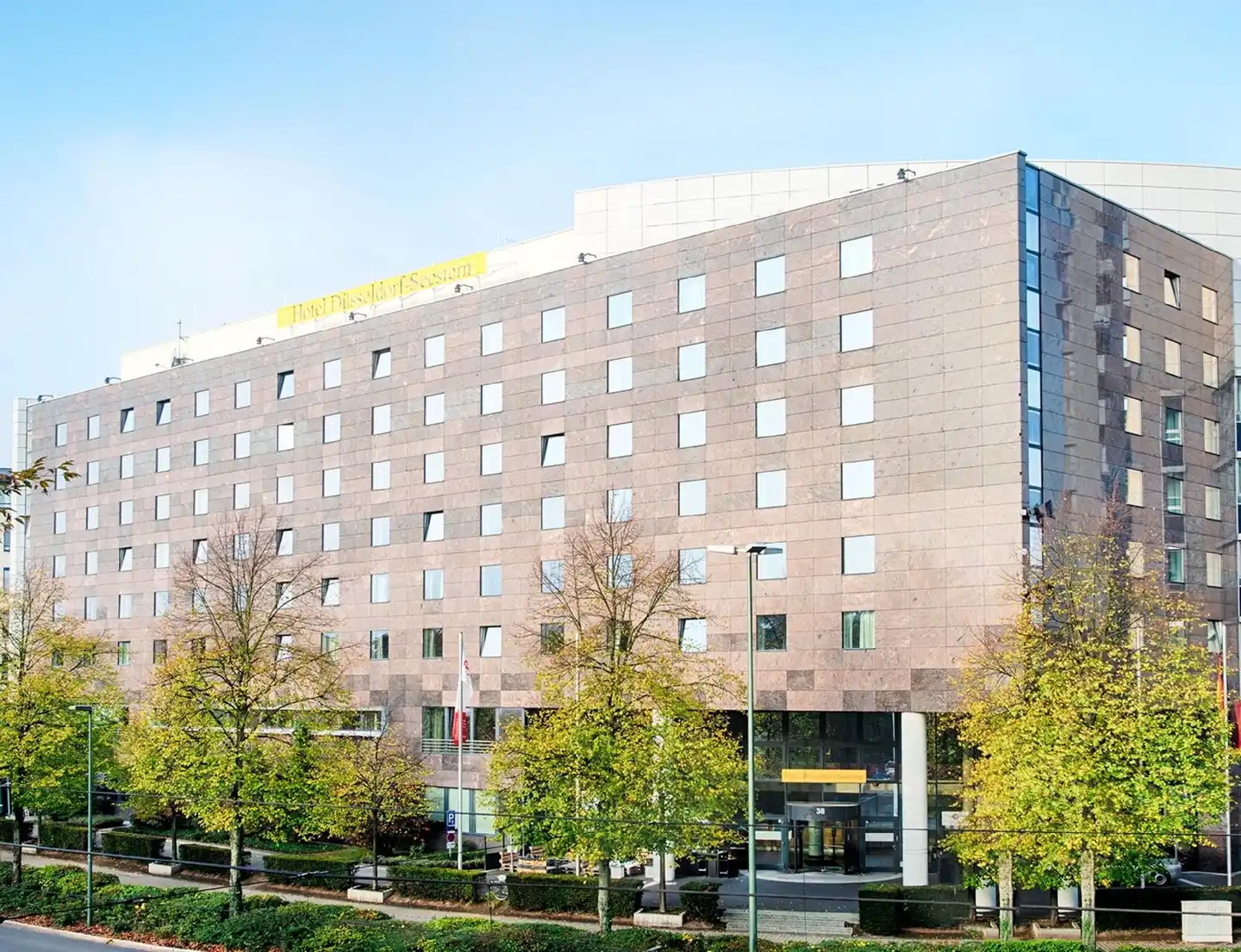 voco Düsseldorf Seestern Aussenansicht