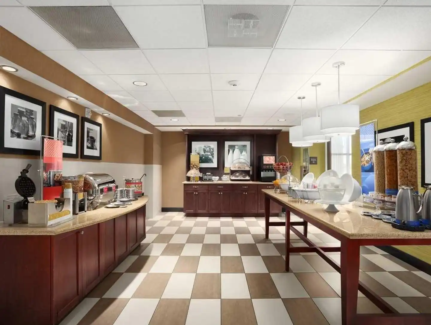 Hampton Inn Sheridan Bar