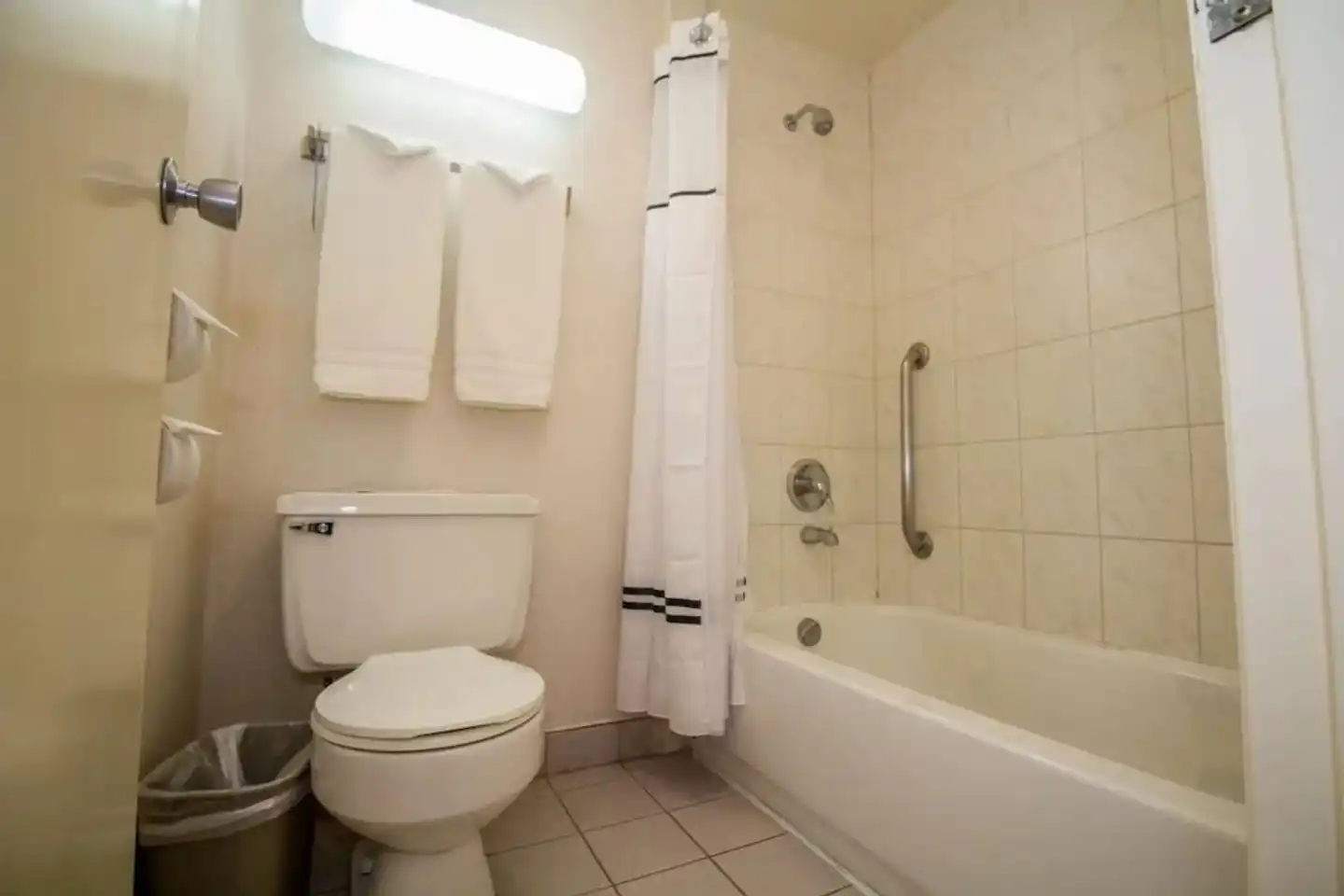 Days Inn by Wyndham San Diego/Downtown/Convention Center Badezimmer