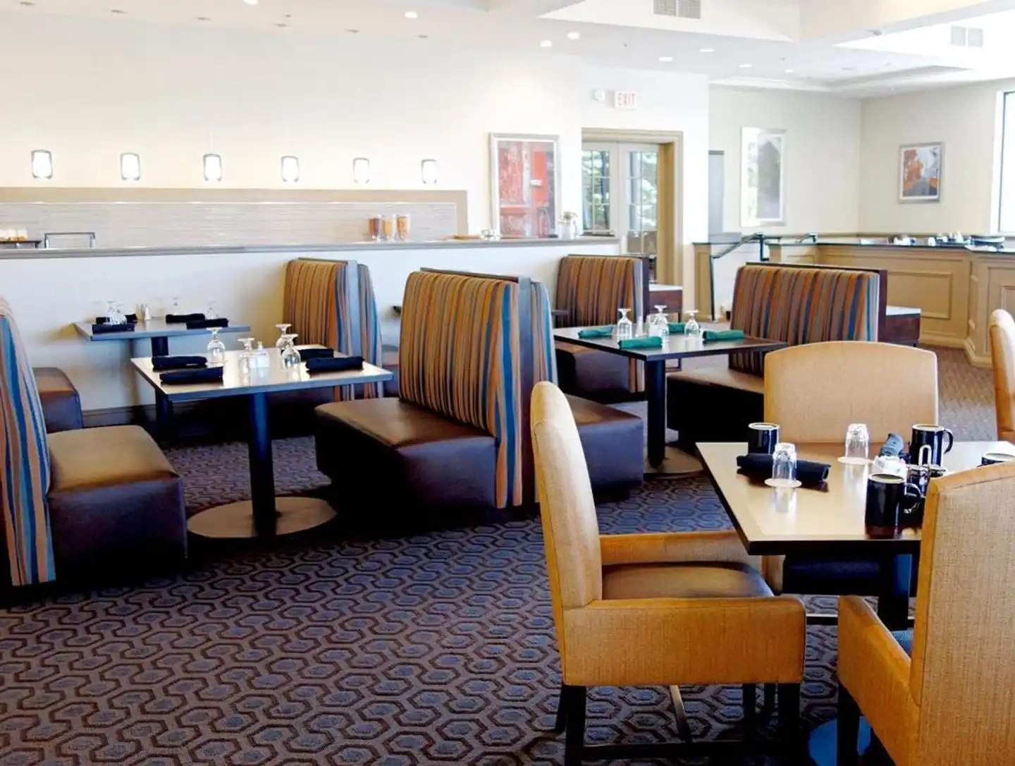 DoubleTree by Hilton, Leominster Bar