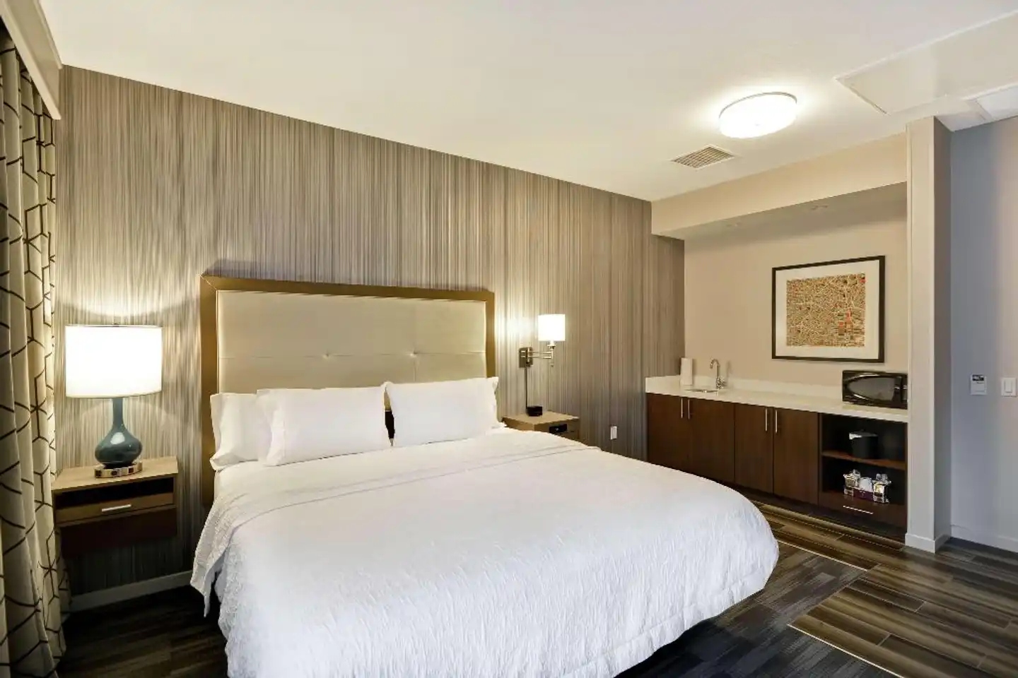 Hampton Inn & Suites Los Angeles Burbank Airport Wohnbeispiel
