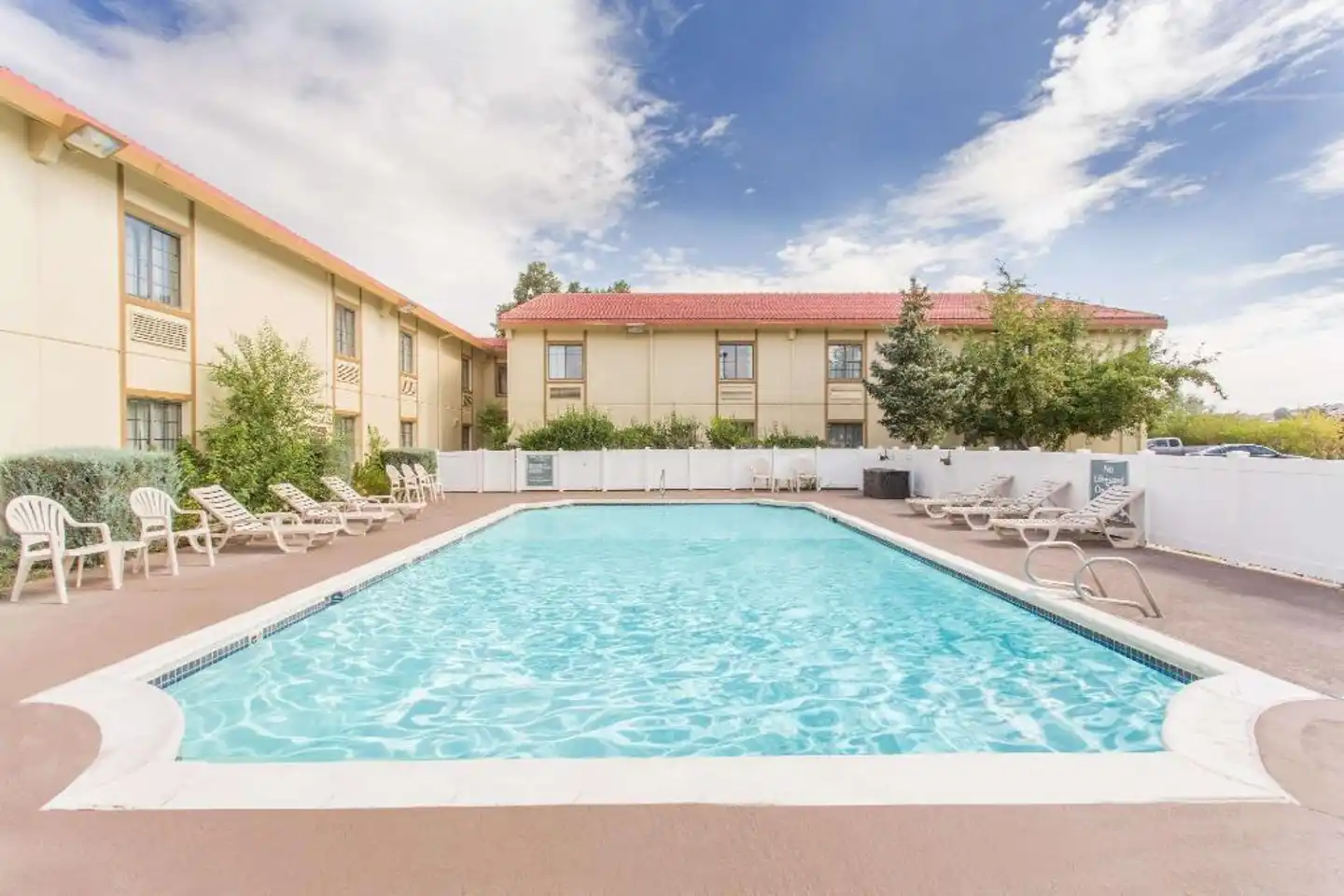 Baymont by Wyndham Rock Springs Pool