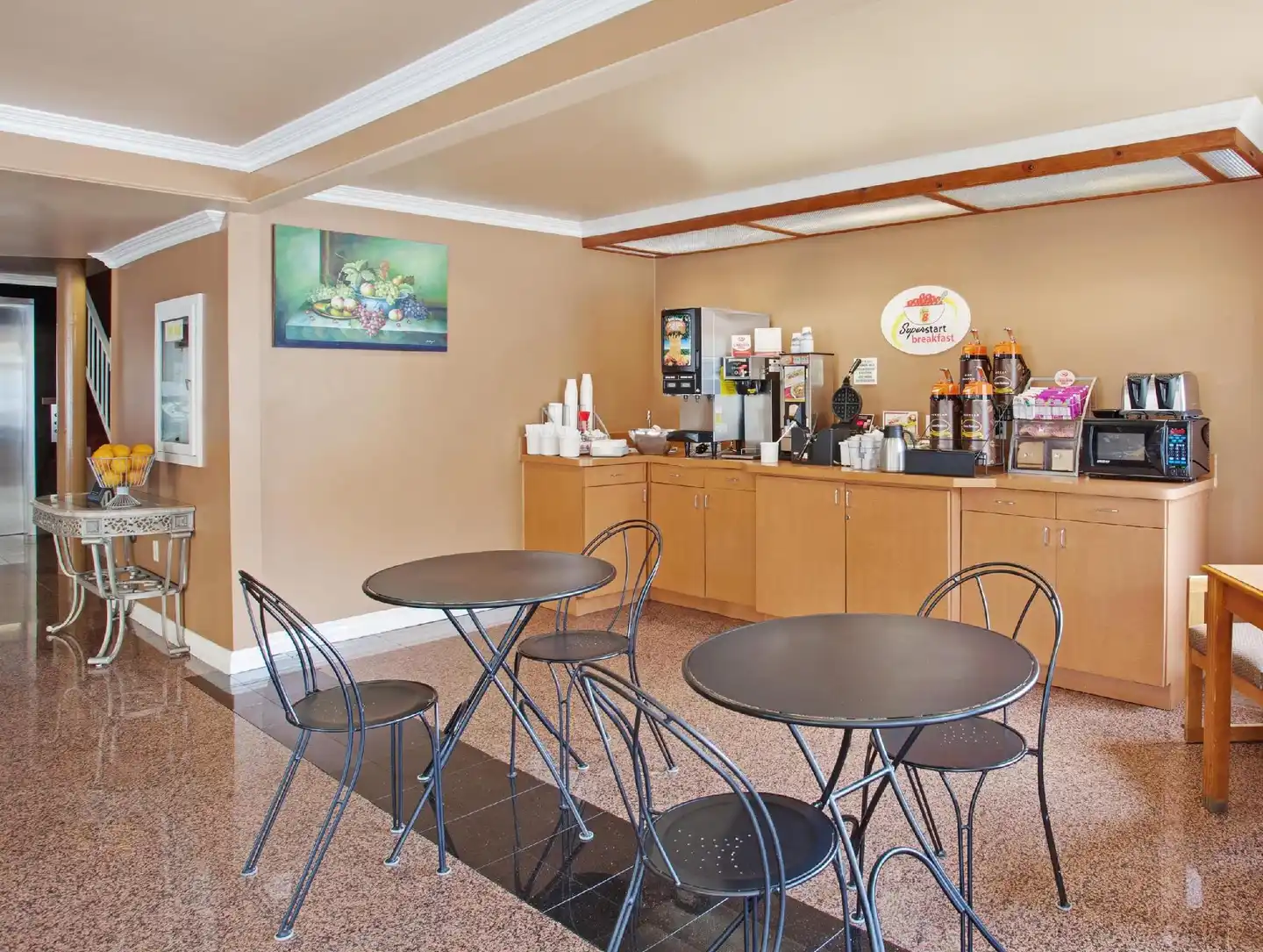 Super 8 by Wyndham Los Angeles Downtown Lobby