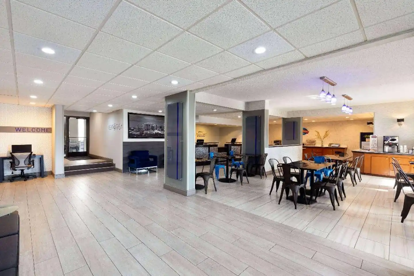 Baymont by Wyndham Nashville Lobby