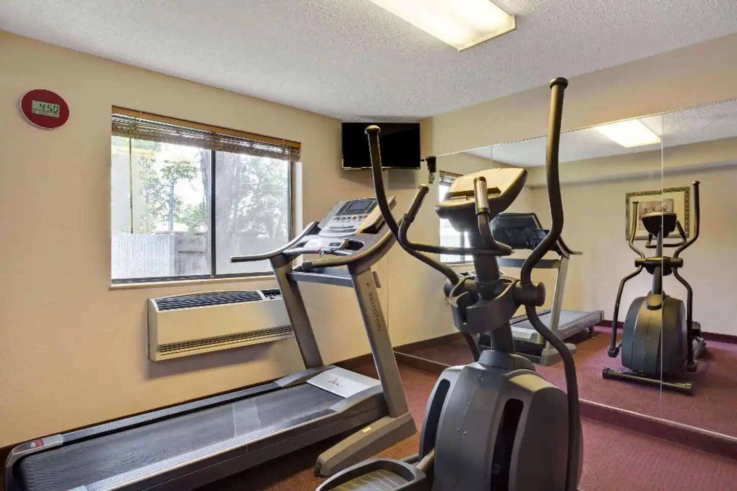 Days Inn by Wyndham Clearfield Sport und Entertainment