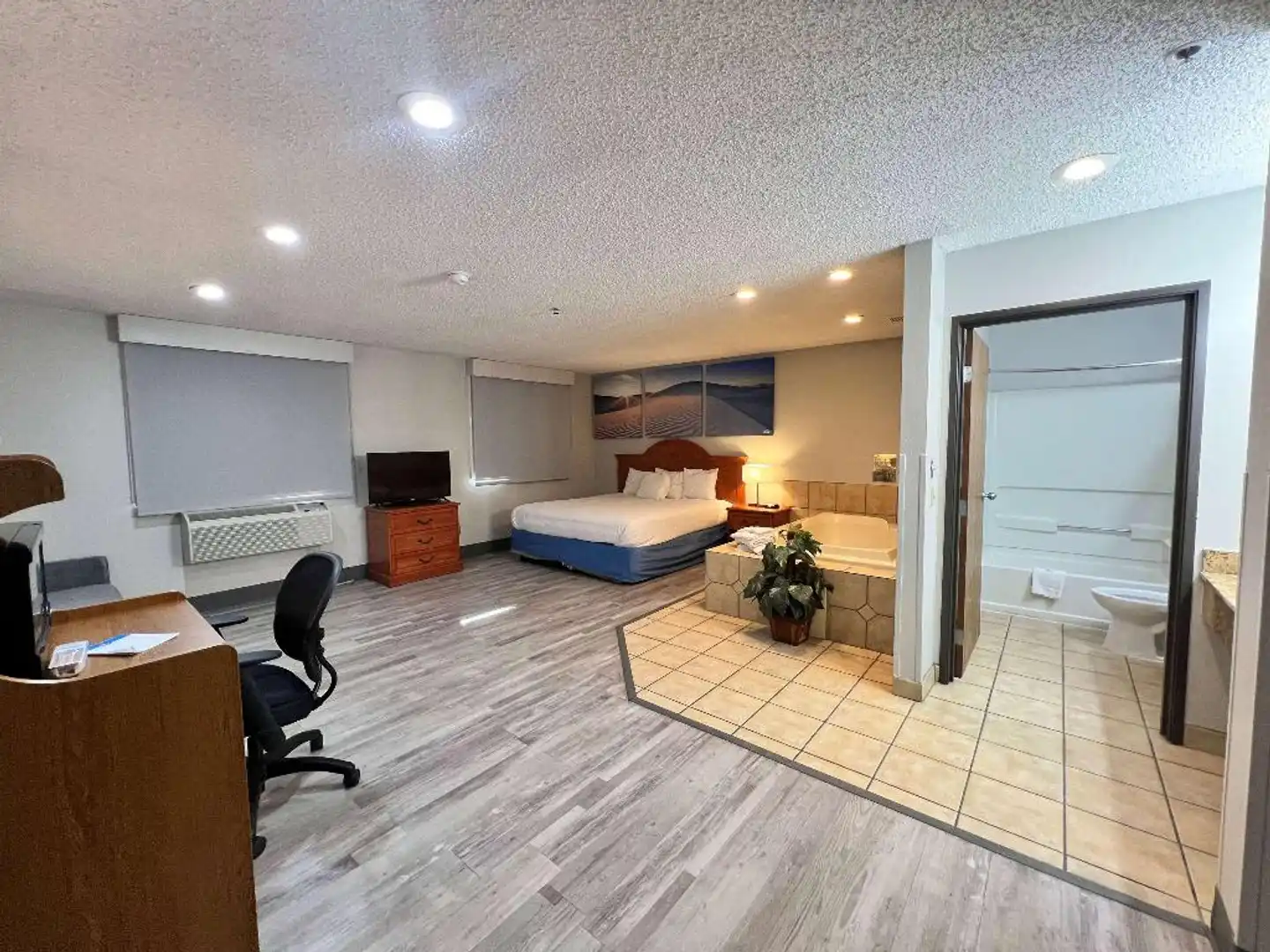 Days Inn by Wyndham Clearfield Wellness