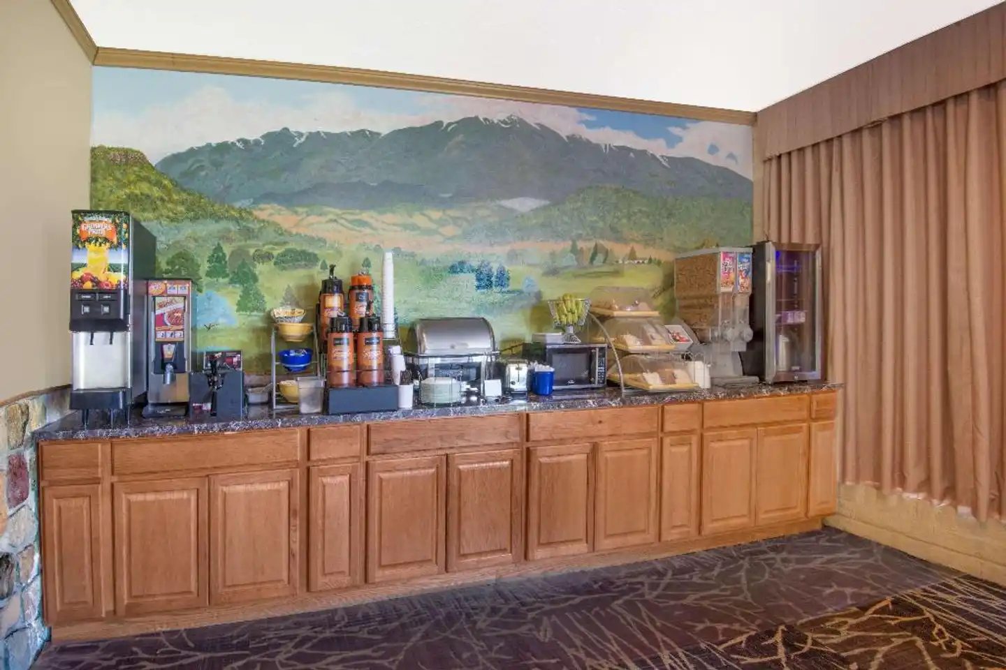 Days Inn by Wyndham Colorado City Lobby