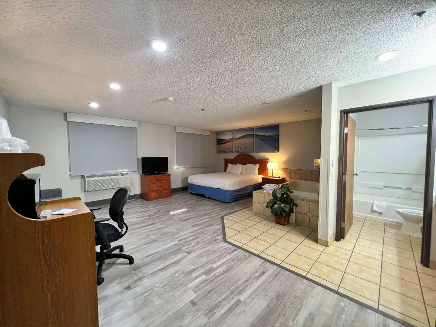Days Inn by Wyndham Clearfield Wellness