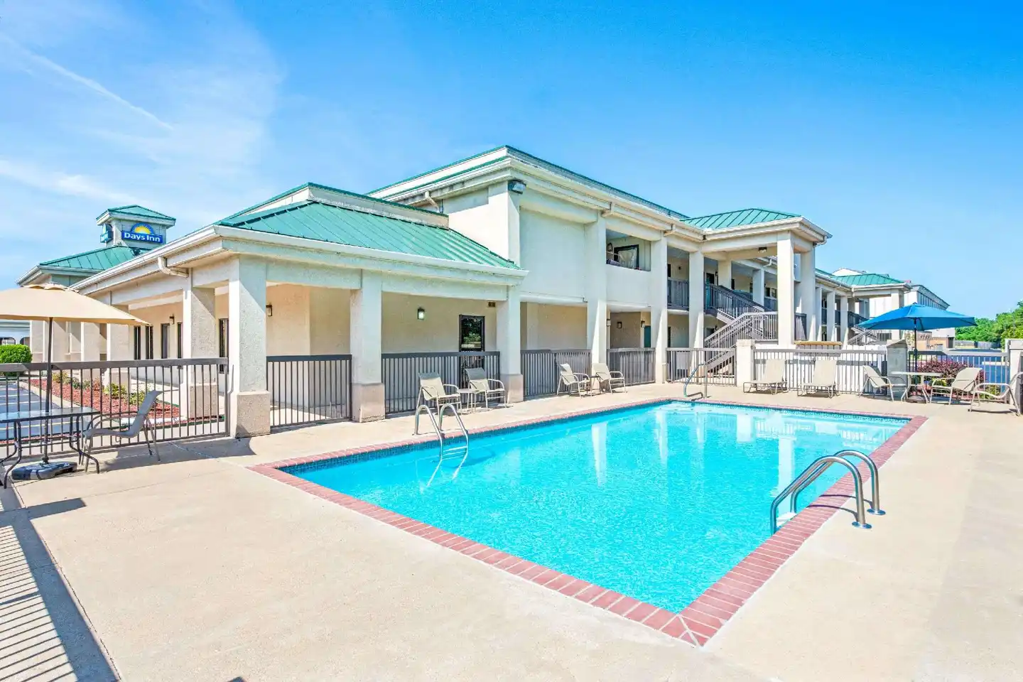 Days Inn - Covington Pool
