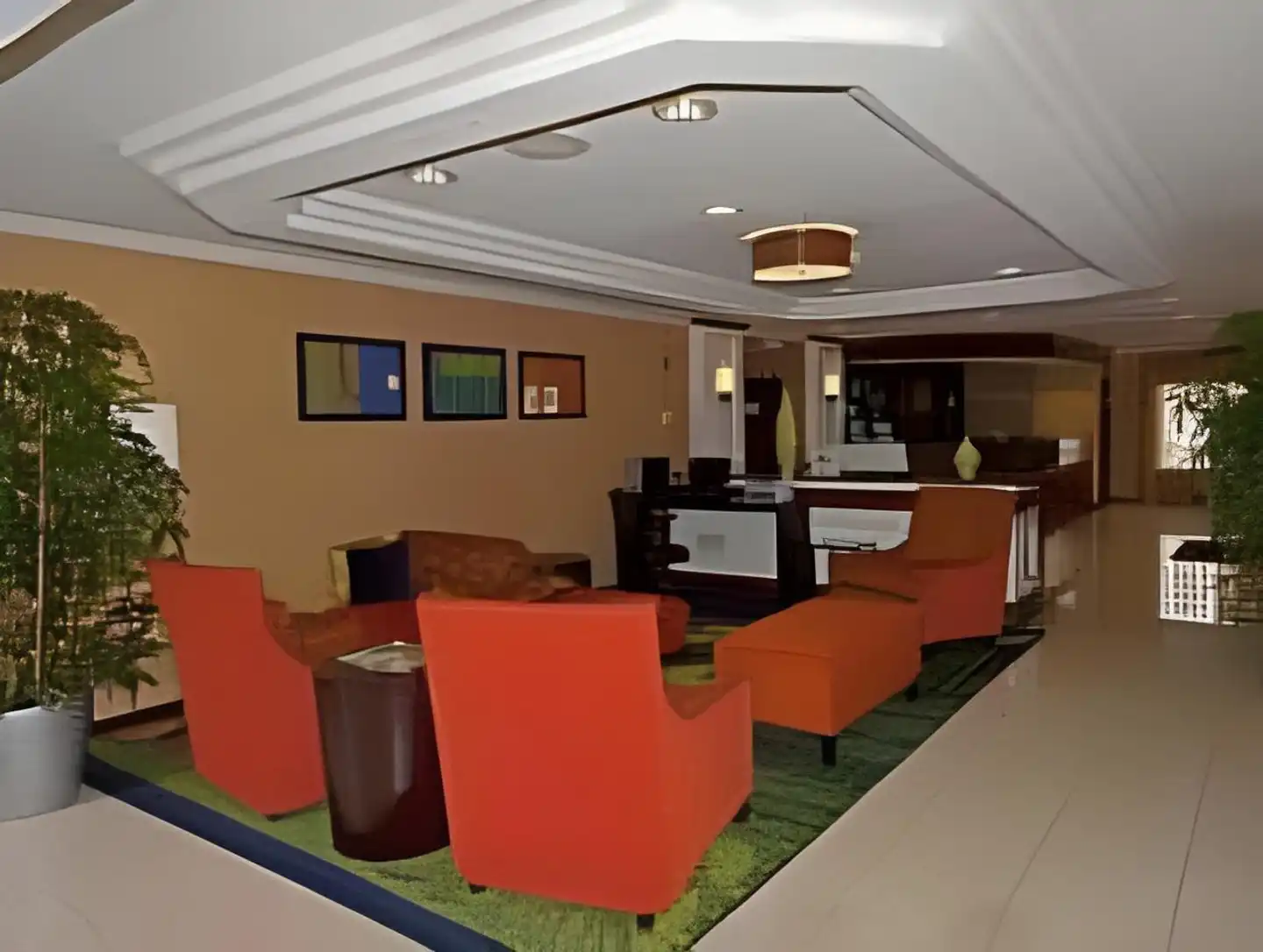 Fairfield Inn & Suites by Marriott Portland Airport Lobby