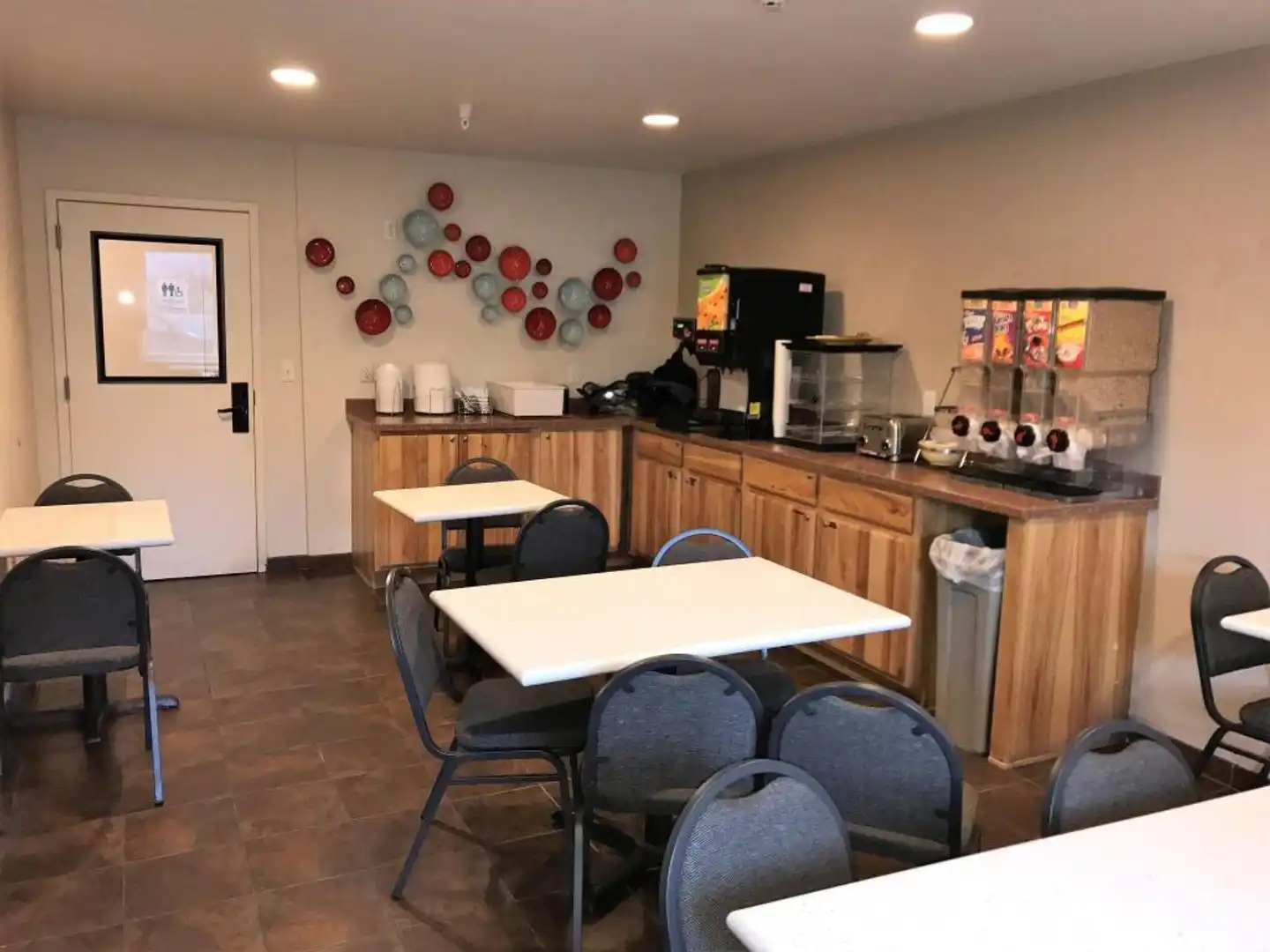Ramada by Wyndham Draper Lobby