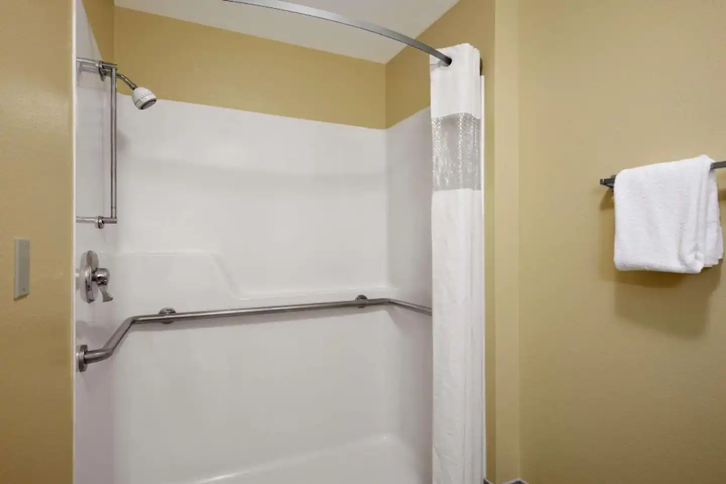 Travelodge by Wyndham Wenatchee Badezimmer
