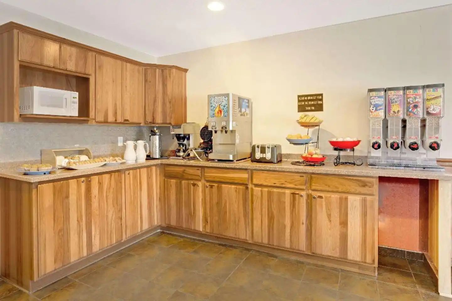 Ramada by Wyndham Draper Restaurant