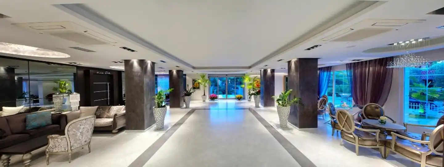 Elinotel Apolamare Lobby