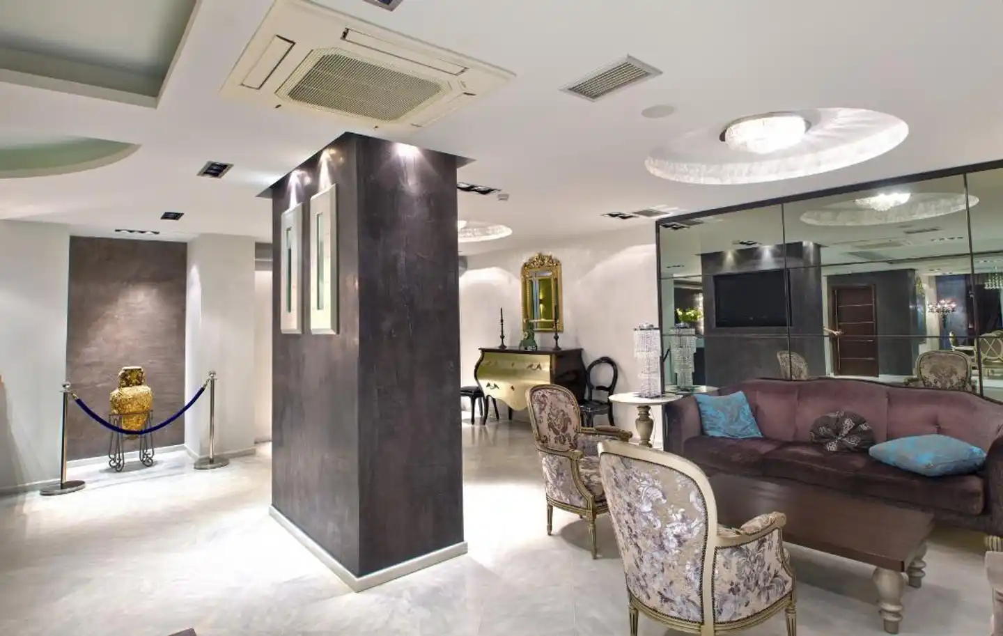Elinotel Apolamare Lobby