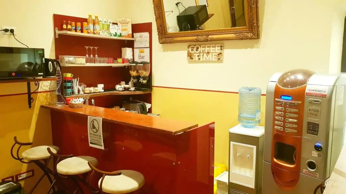 Ester Bar