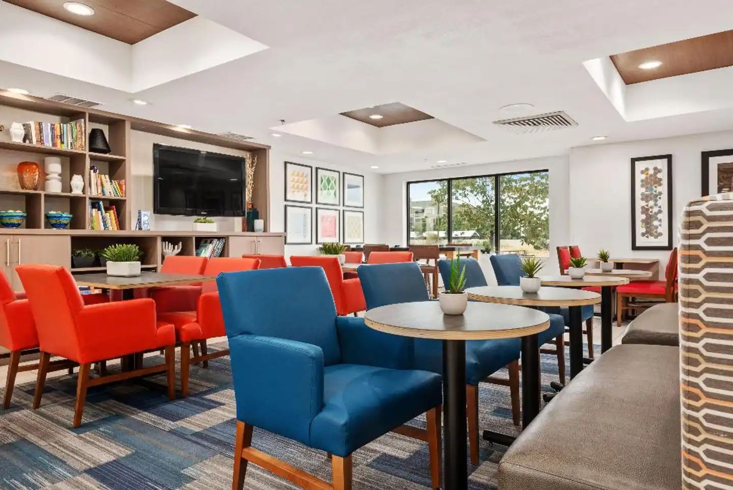 Holiday Inn Express West Valley City Lobby