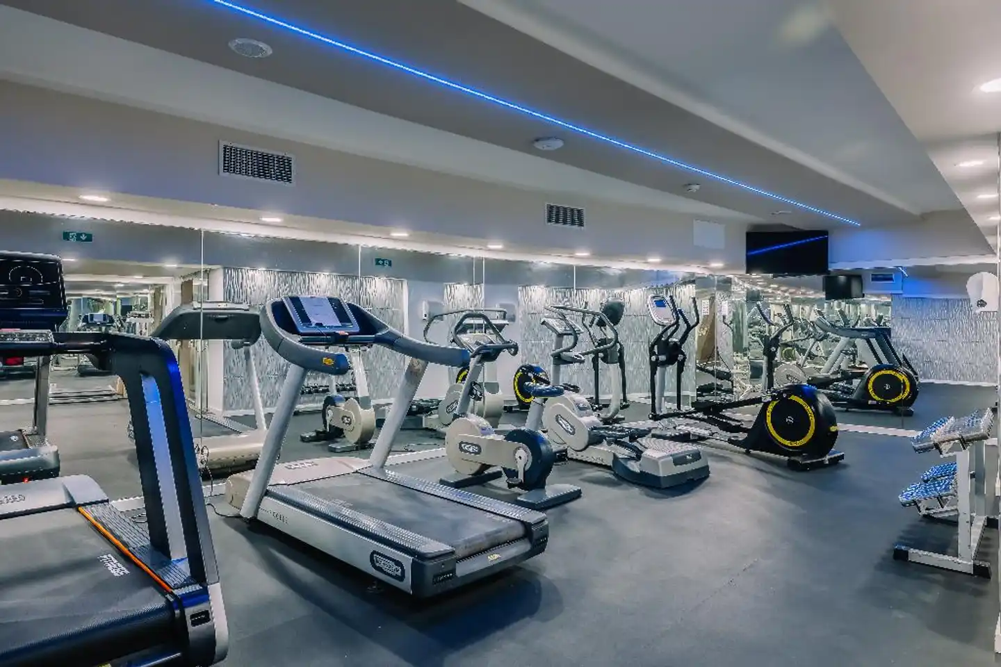 Grand Muthu Oura View Beach Club Sport und Entertainment
