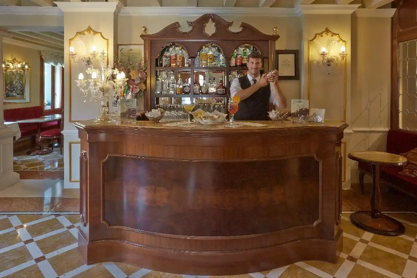 Canal Grande Lobby