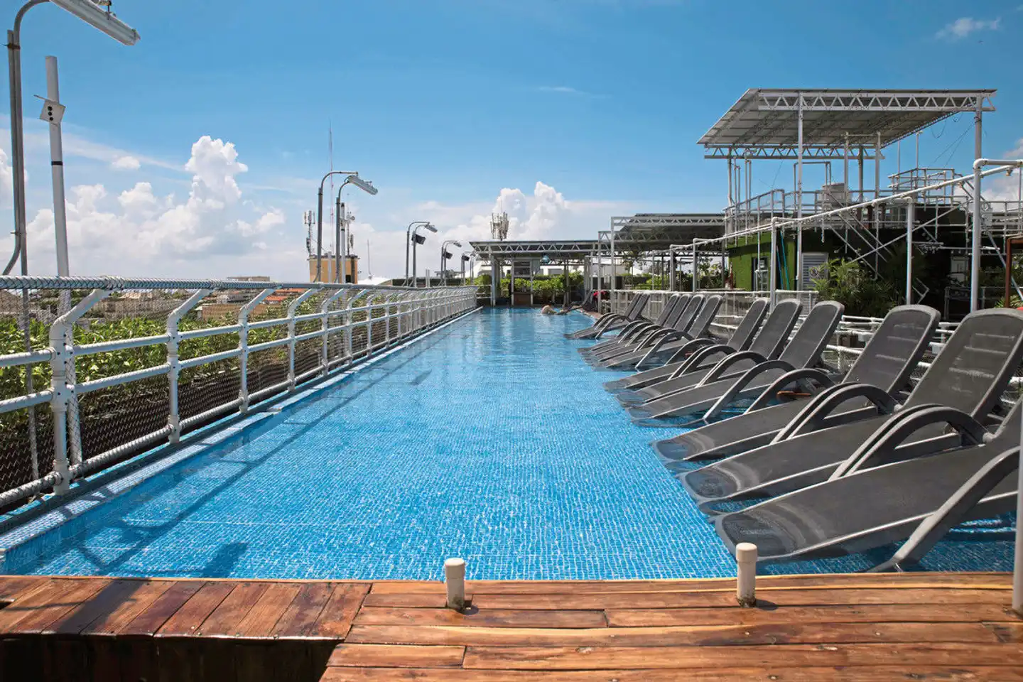 Reina Roja Pool