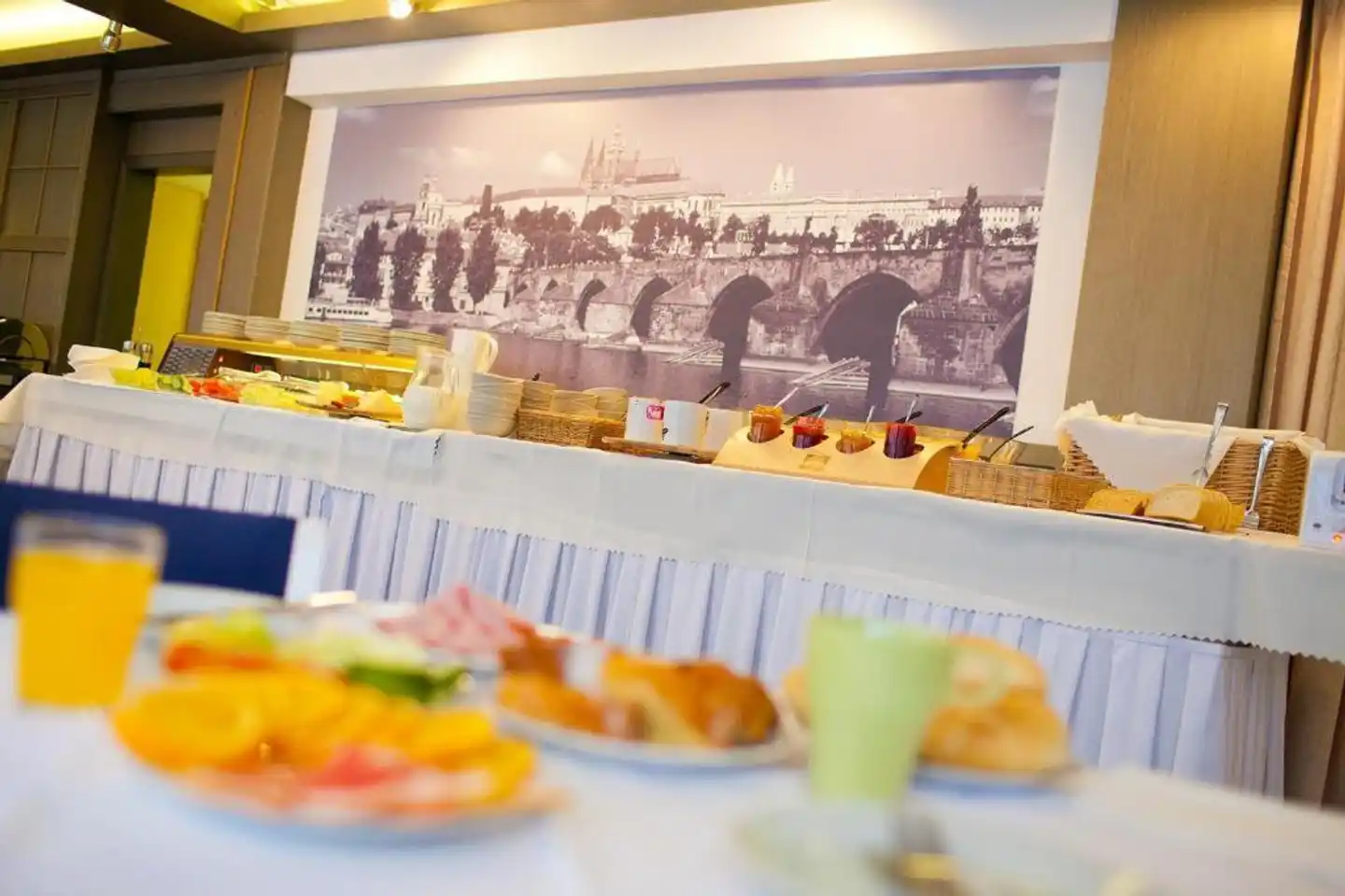 Charles Central Restaurant