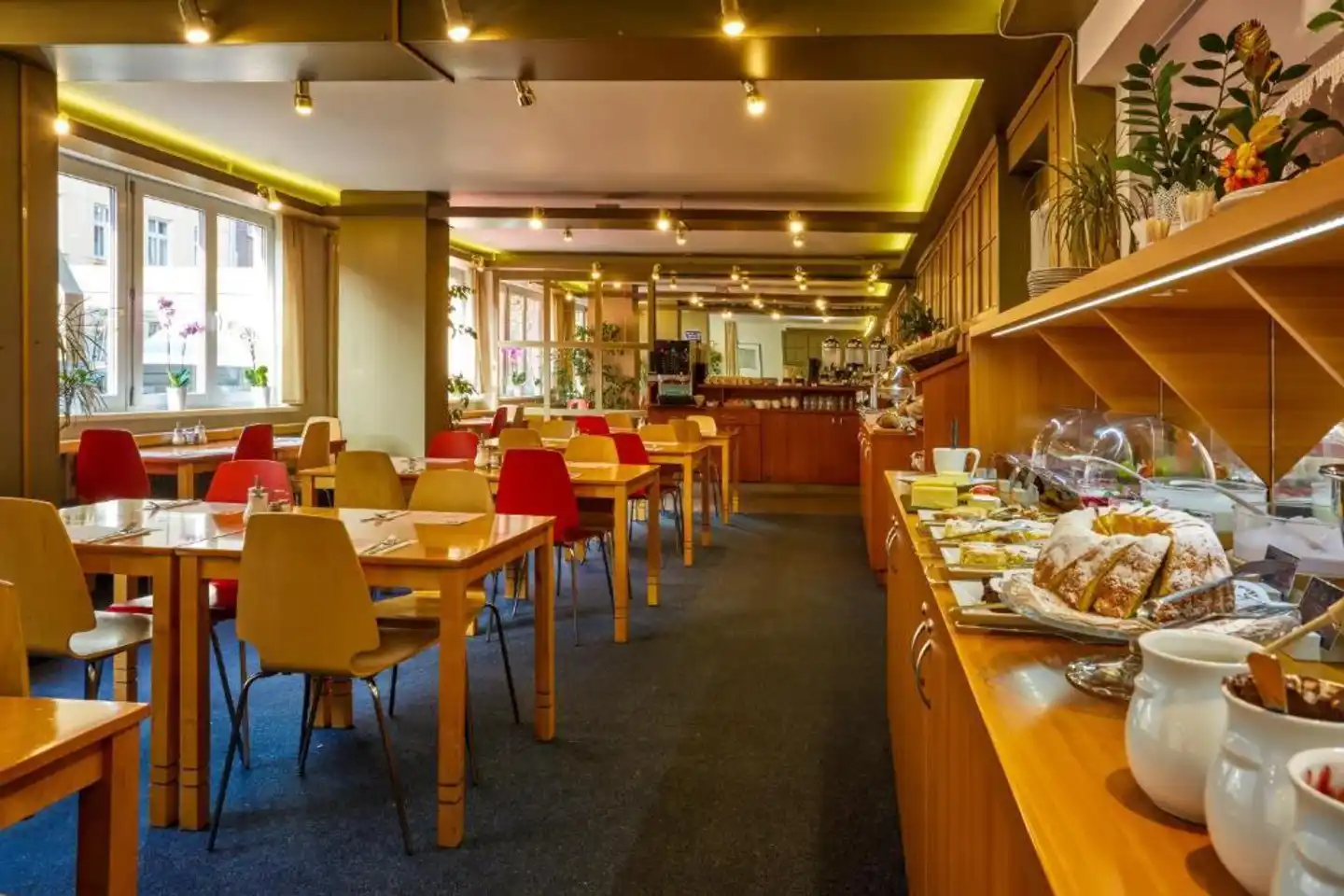 Charles Central Restaurant