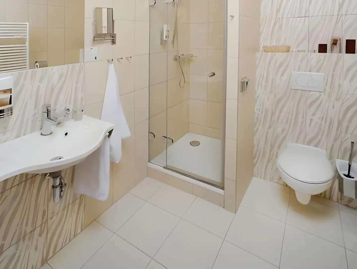 1. Republic Hotel Badezimmer