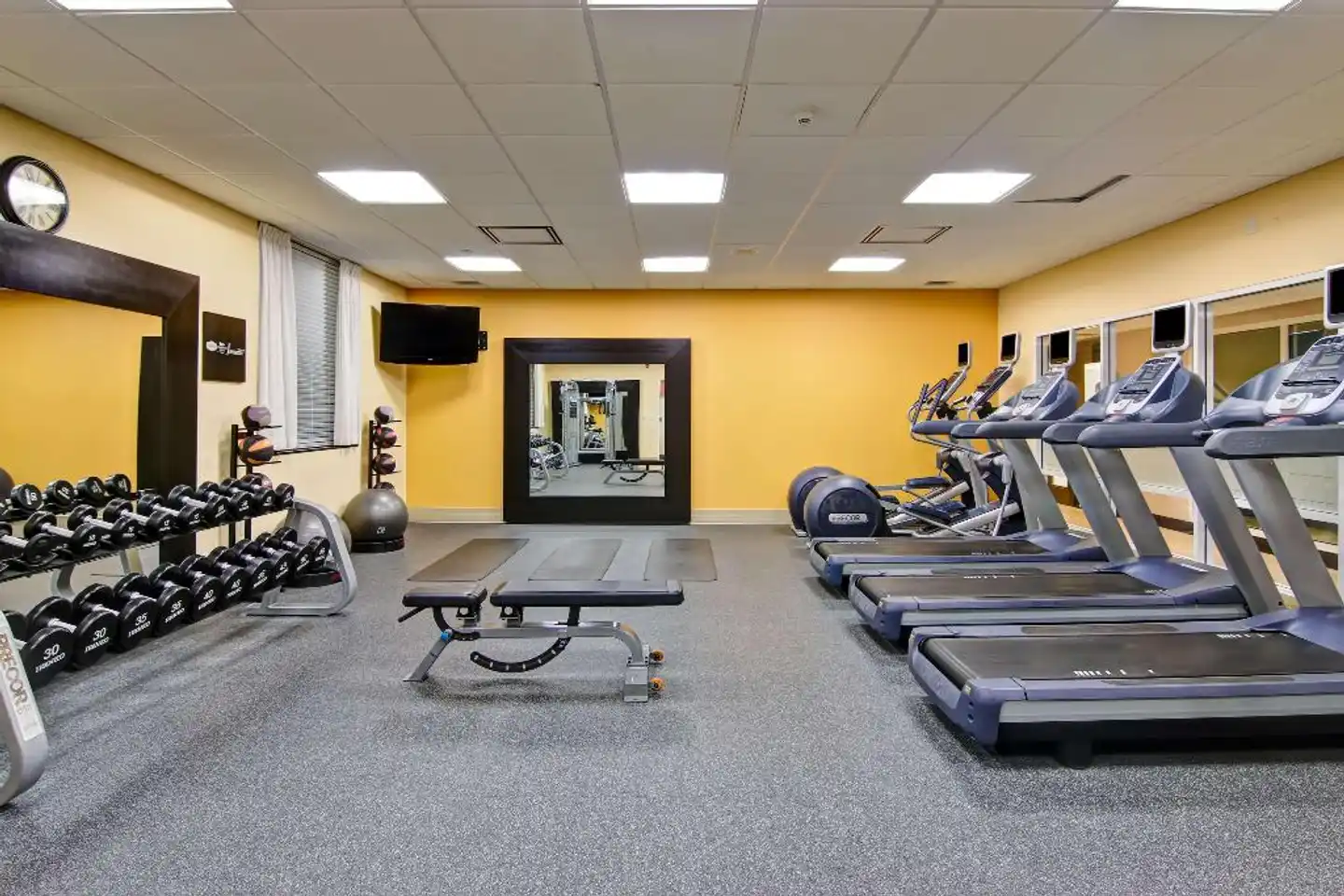 Hampton Inn by Hilton Toronto Airport Corporate Centre Sport und Entertainment