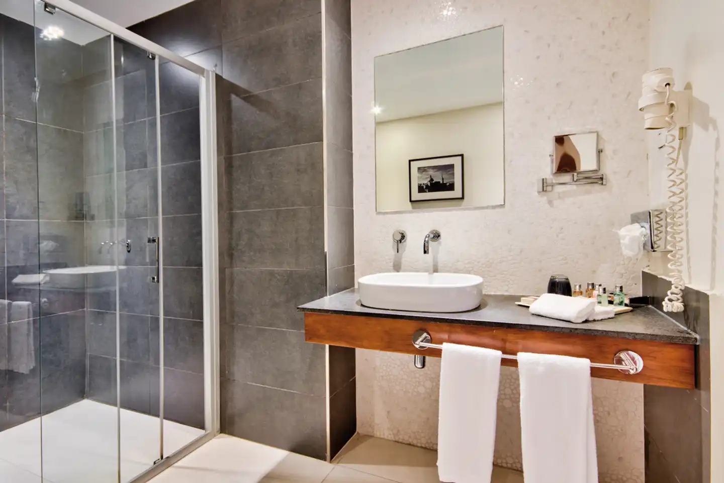 The George, Urban Boutique Hotel Badezimmer