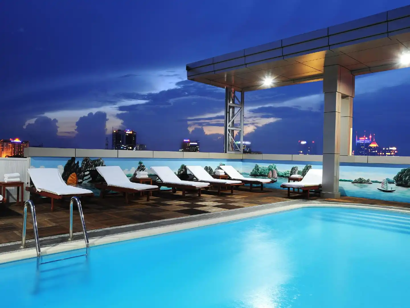 Golden Central Saigon Pool