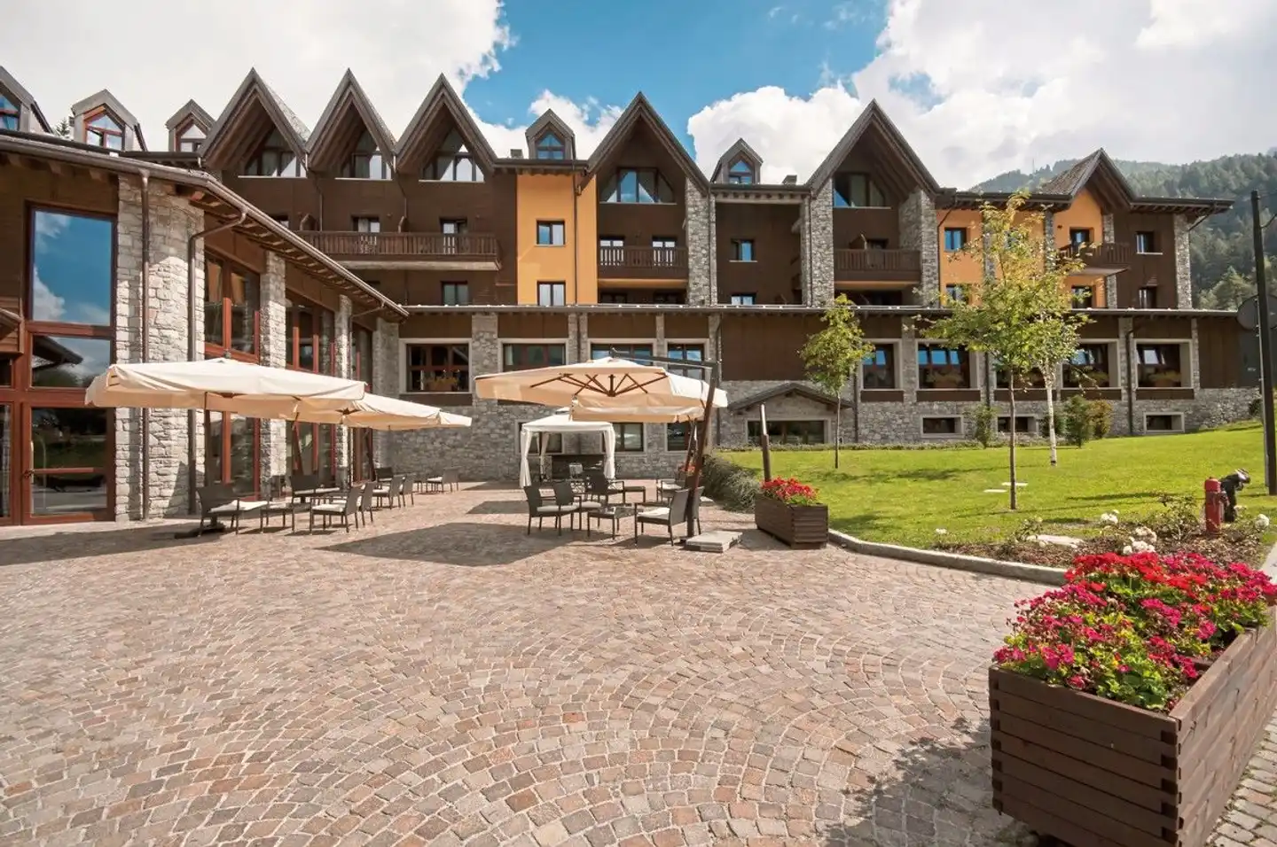 Blu Hotel Acquaseria Aussenansicht