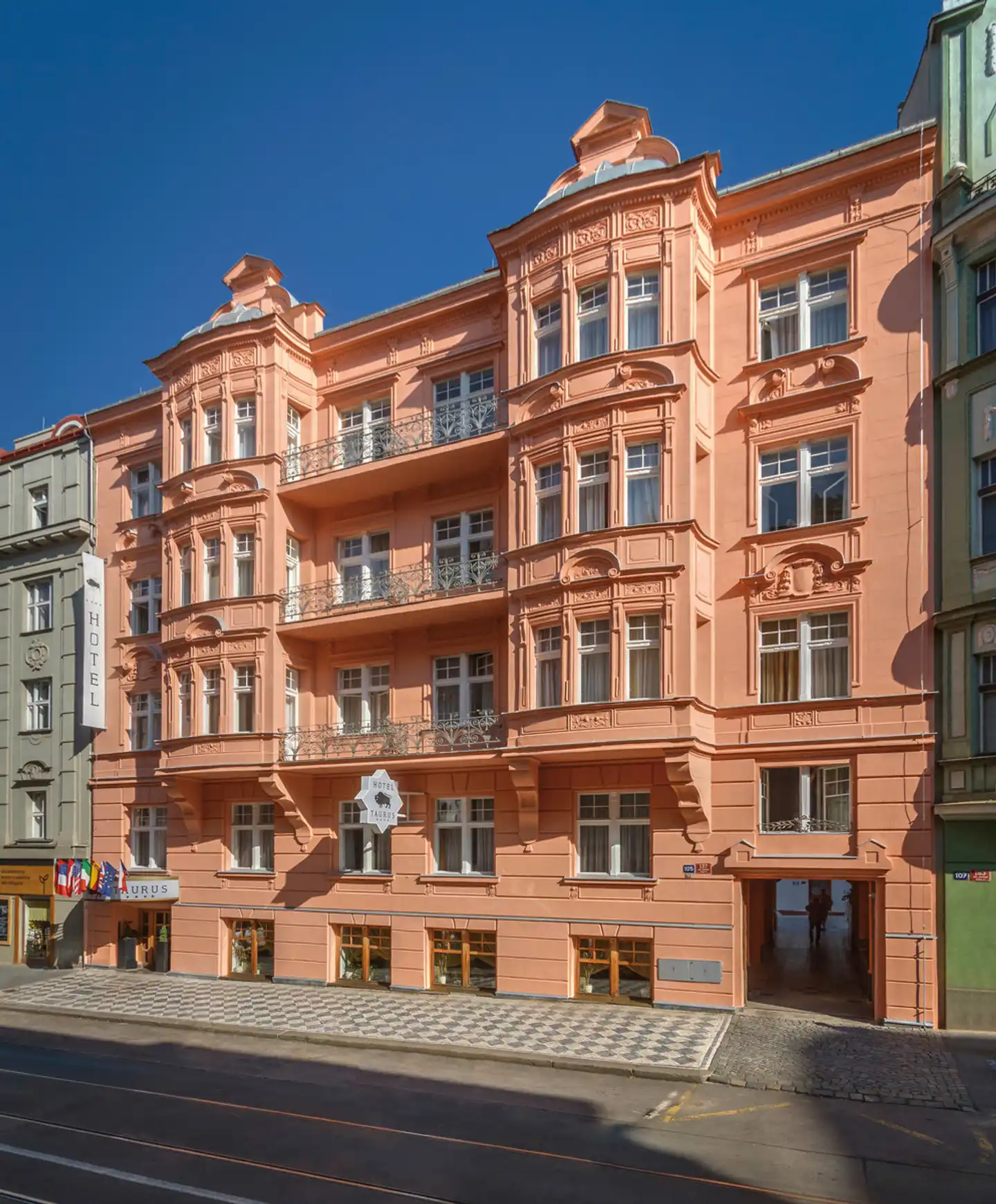 Hotel Taurus Aussenansicht