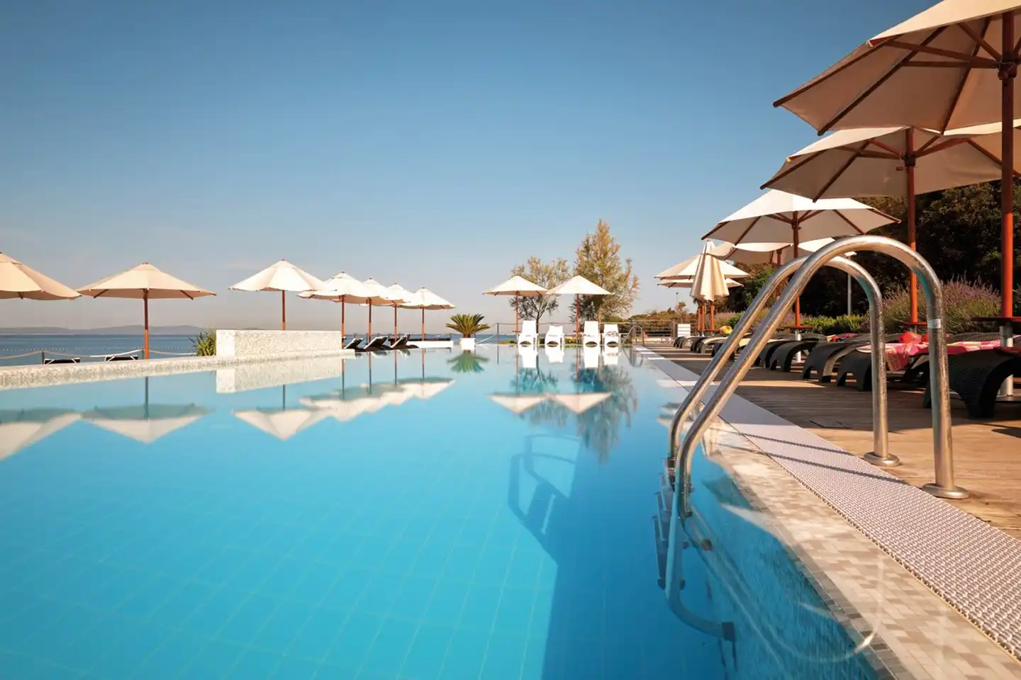 Sunnyside Apartments Petrcane Pool