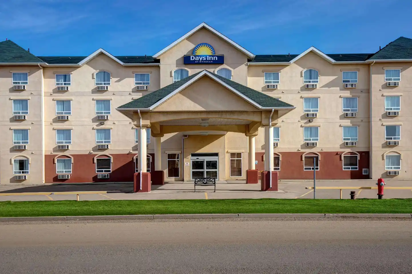 Days Inn by Wyndham Dawson Creek Aussenansicht