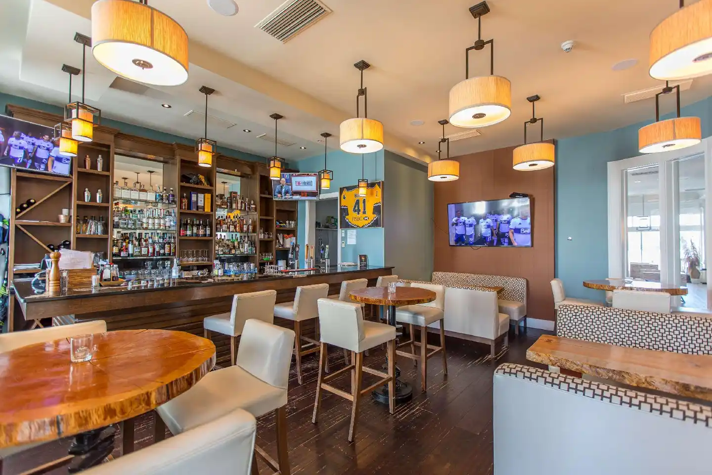 Prestige Oceanfront Resort Sooke Bar