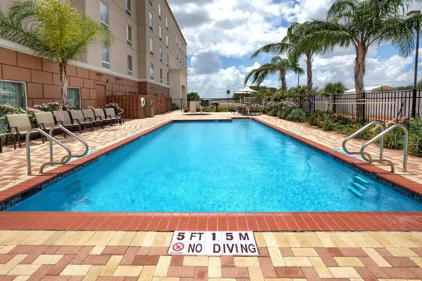 Hampton Inn & Suites McAllen Pool