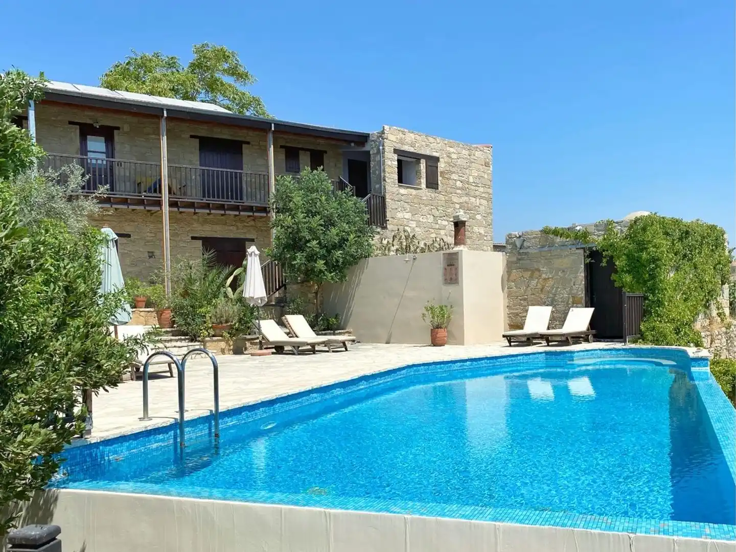 Eveleos Country House Pool
