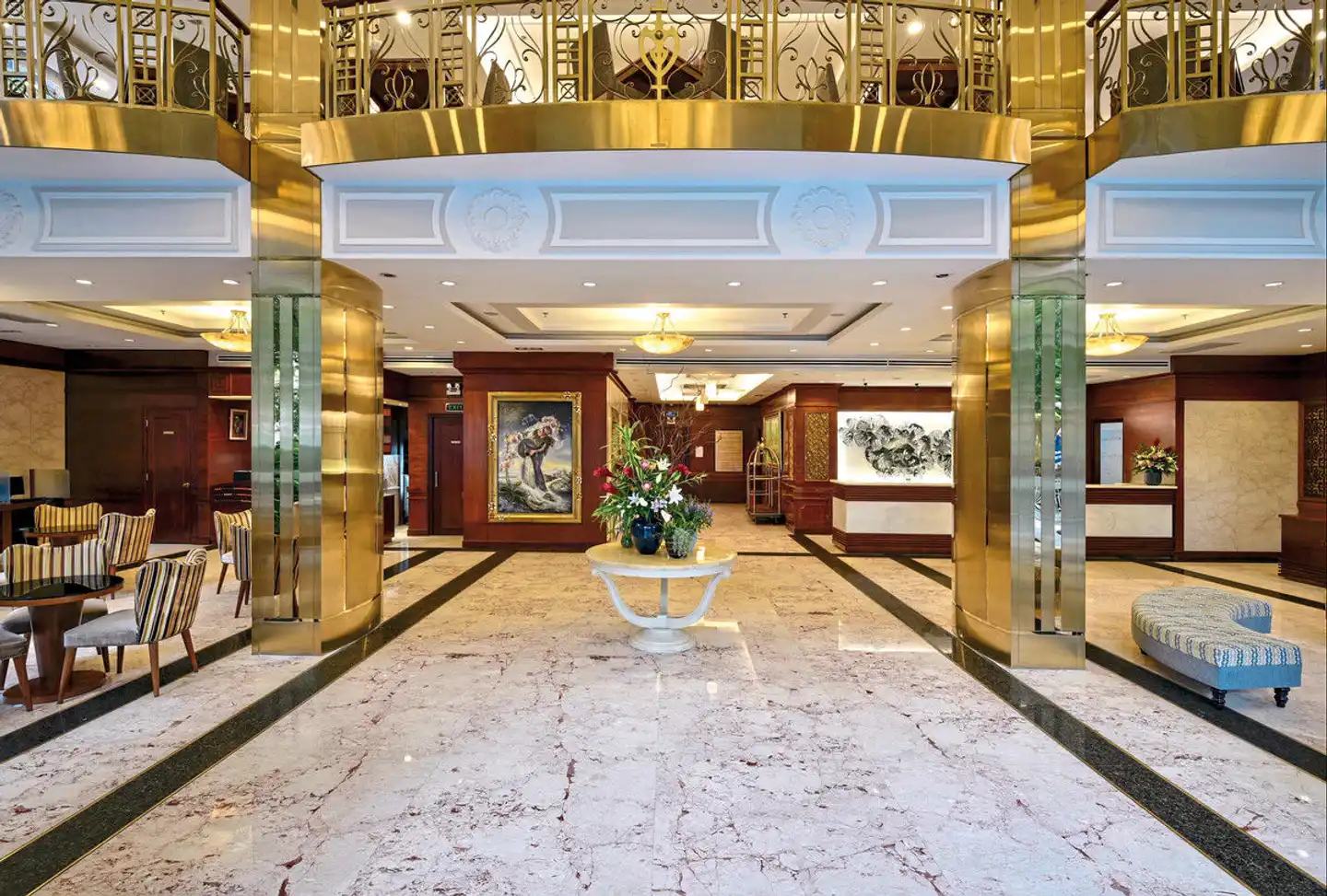 Aquari Hotel Lobby