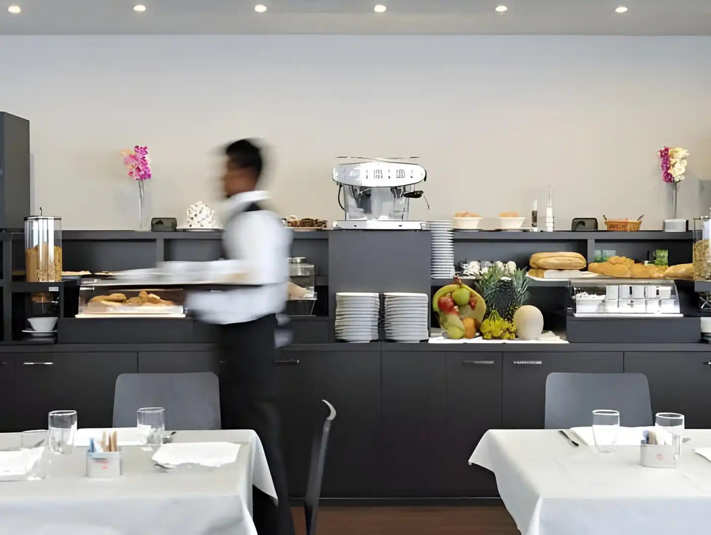 M14 Restaurant