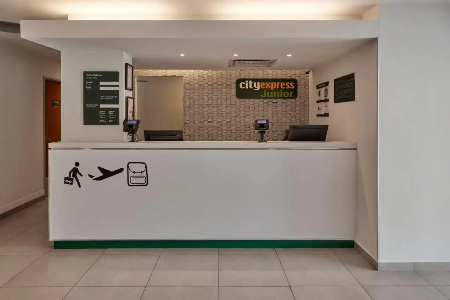 City Express Junior Cancún Lobby