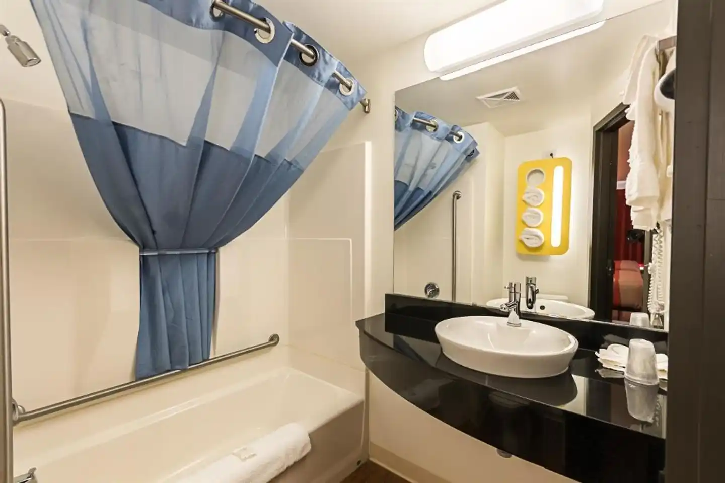 Motel 6 Moosomin, SK Badezimmer