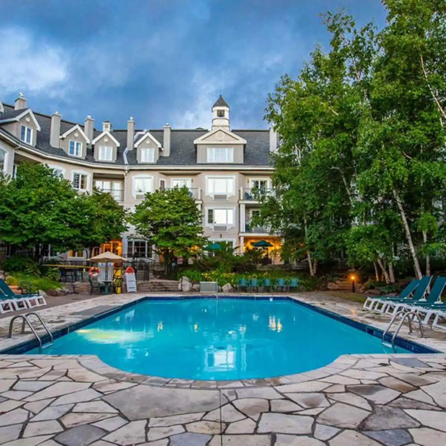 Holiday Inn Express & Suites Tremblant Pool