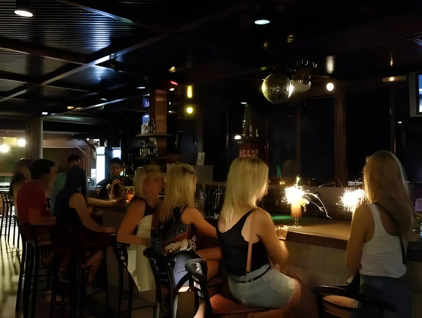 Koni Village Bar