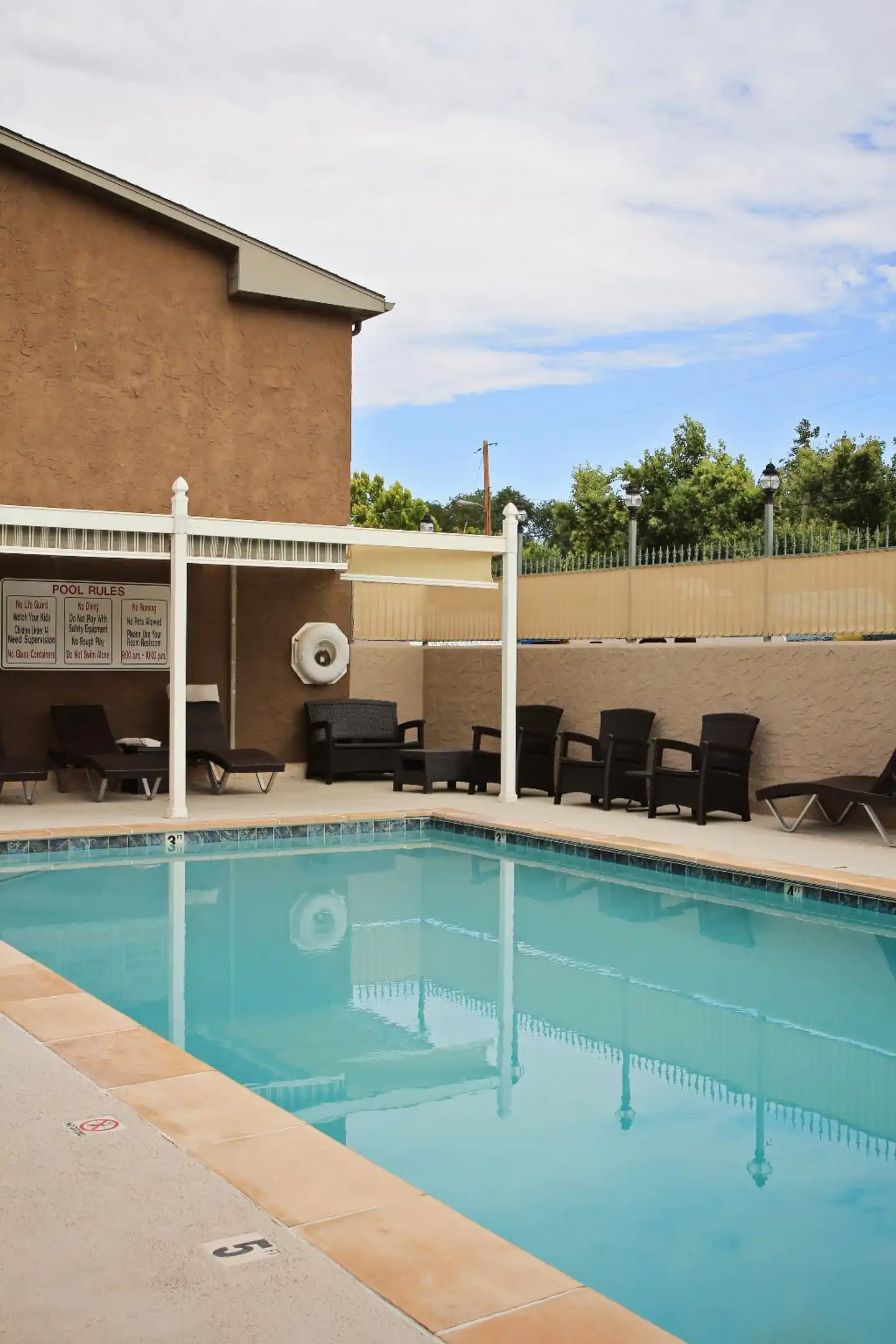 Bowen Motel Pool