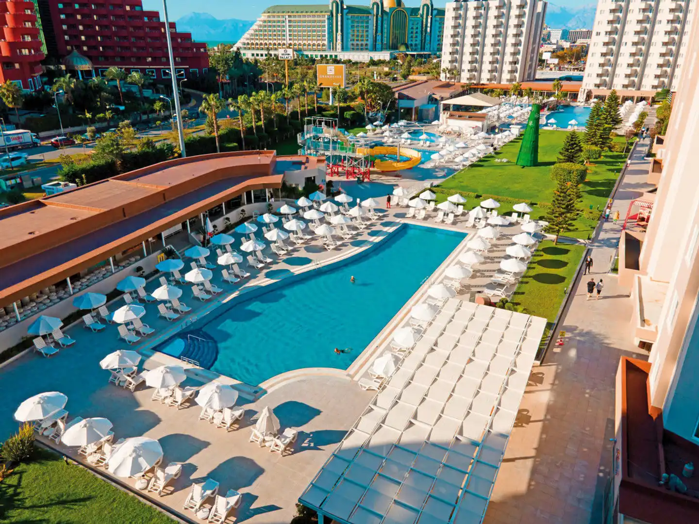 Grand Park Lara Pool
