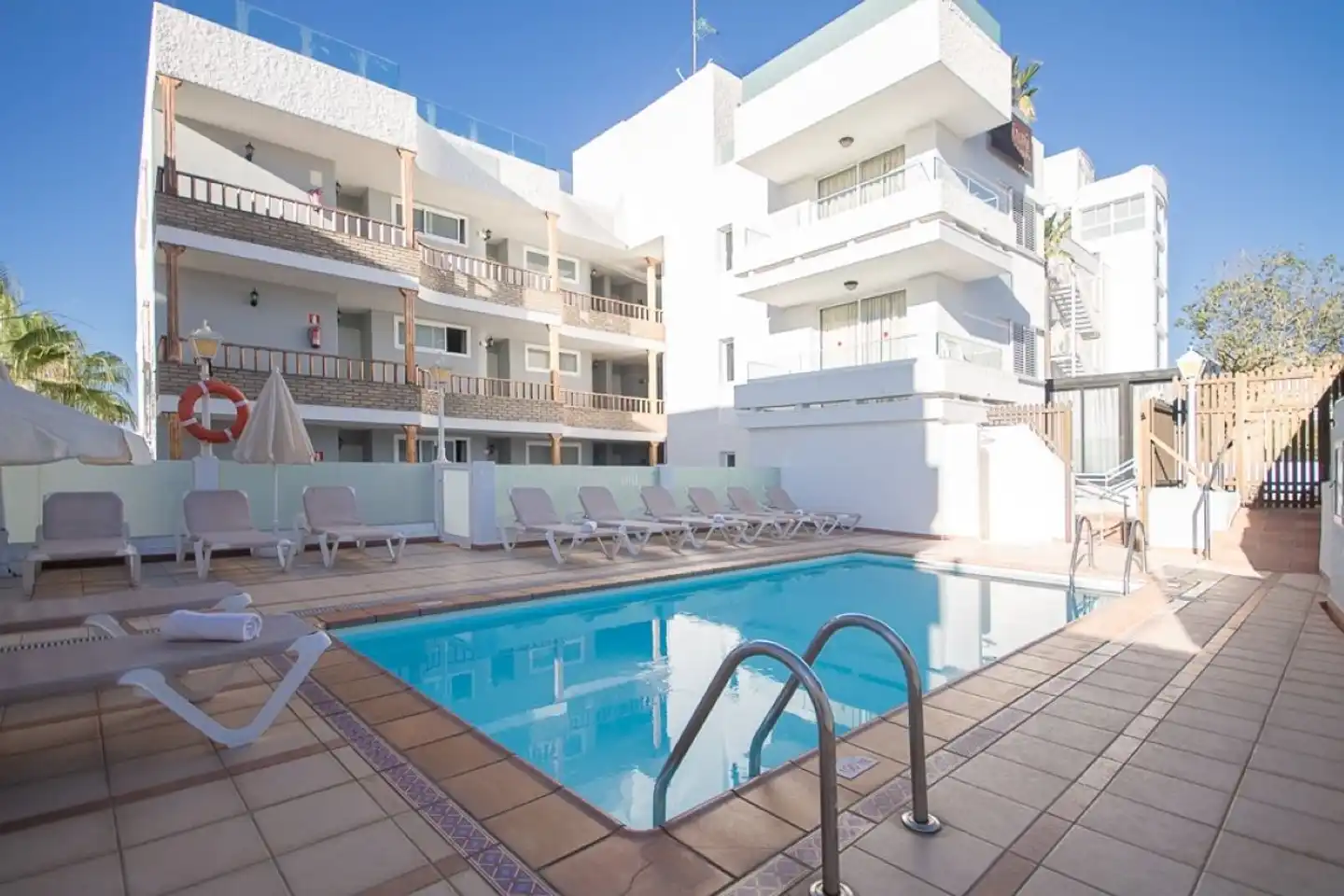 Apartamentos Tarahal Pool
