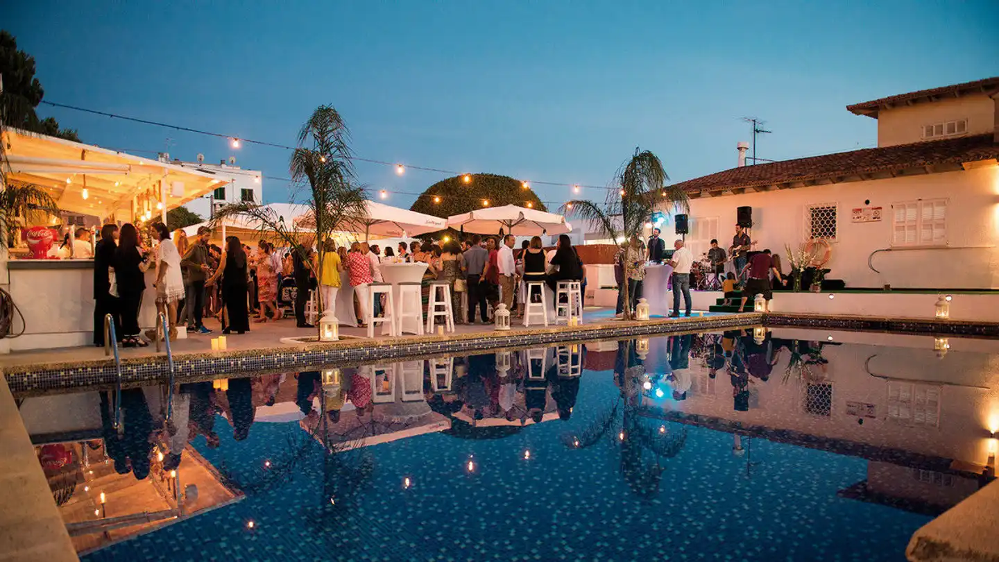 Chevy Hotel & Suites Pool